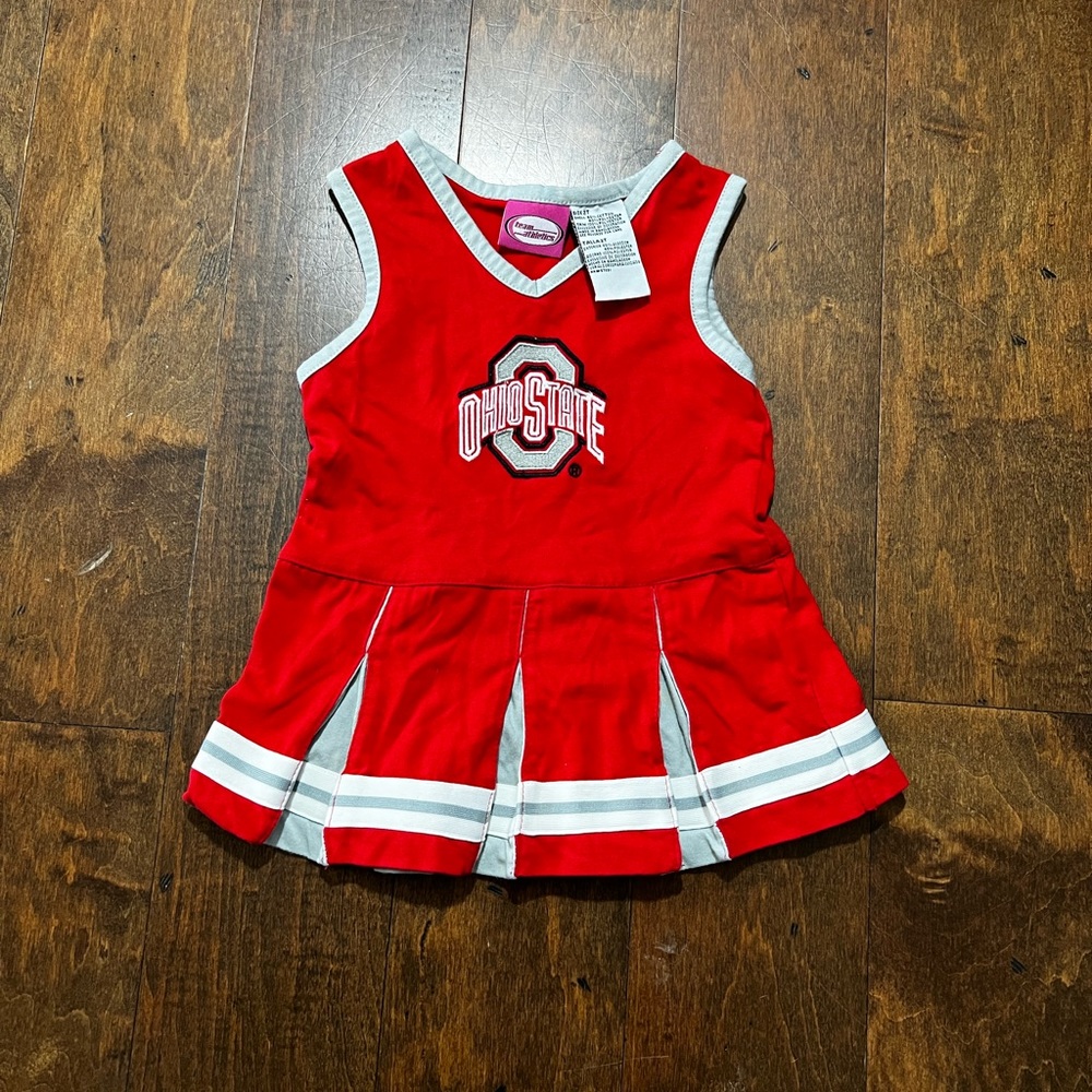 Team athletics Ohio state child’s cheerleading outfit.            T8